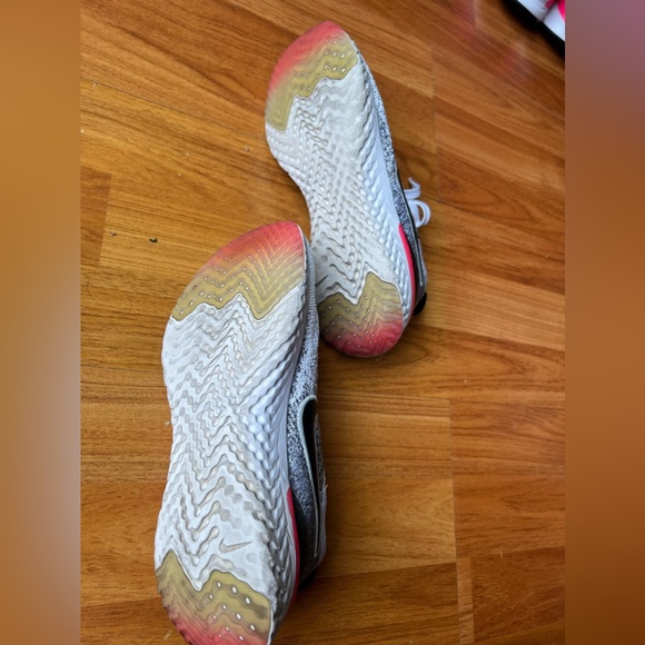 Nike Epic React Flyknit 2 - Picture 2 of 5